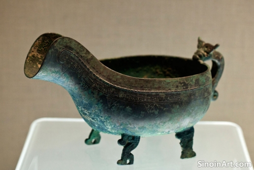 The Influence of Ancient Chinese Bronze Ware on Modern Design Aesthetics: Form, Function, and Beauty