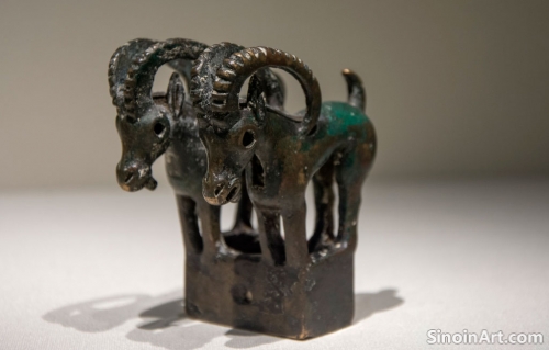 The Influence of Bronze Ware on Later Chinese Decorative Arts