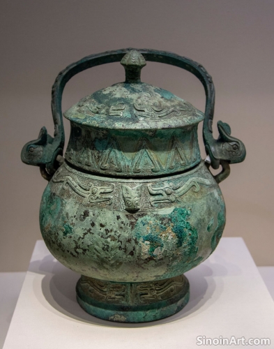 The Influence of Ancient Chinese Bronze Ware on Modern Design Aesthetics: Form, Function, and Beauty