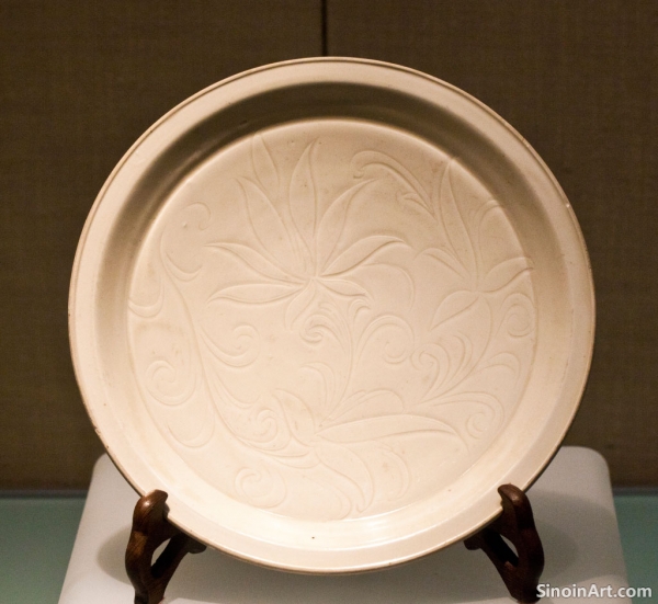 The Delicate Beauty of Ru Ware Porcelain