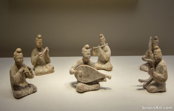 Sancai Glazes: A Tang Dynasty Innovation