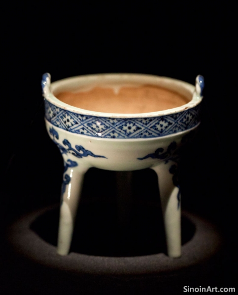 The Influence of the Mongol Empire on Yuan Ceramics